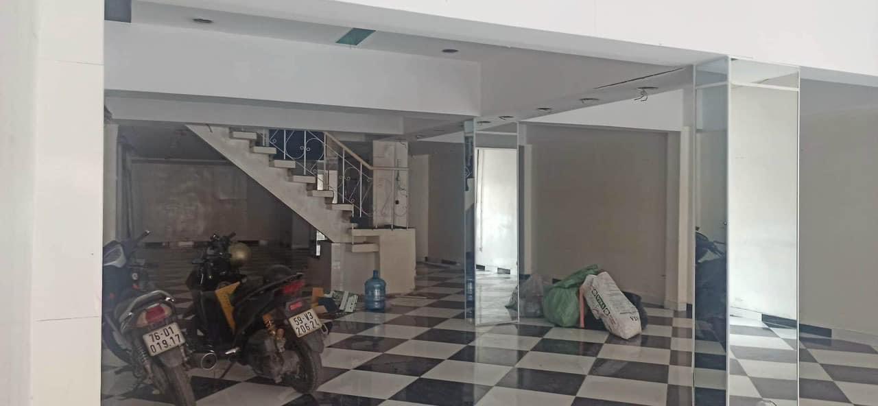 Cho thuê nhà 320 Lê Quang Định, Bình Thạnh 7.6x21,5m 2 tầng giá 65 triệu