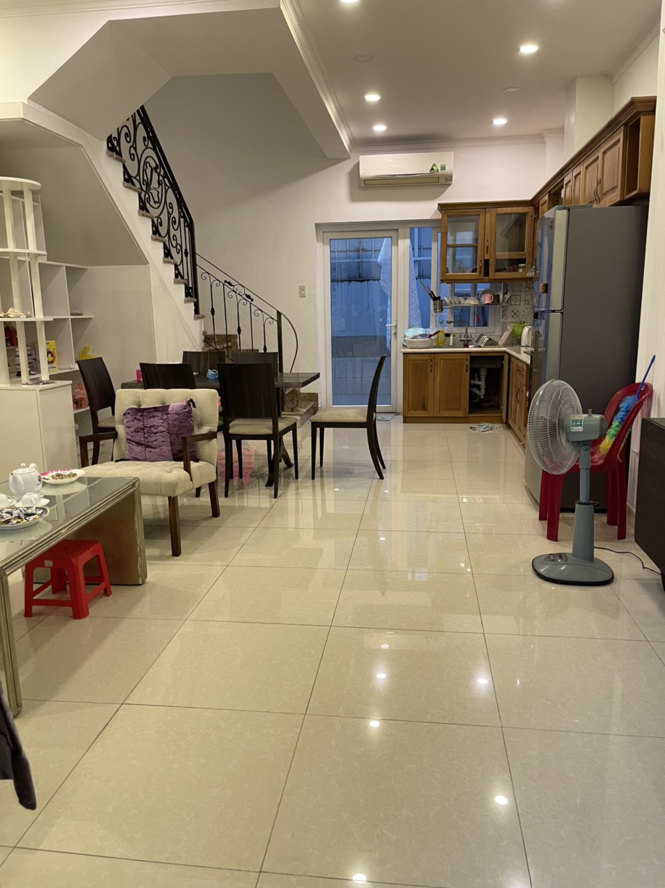 NHÀ CHO THUÊ MÀ ĐẸP THẾ NÀY SAO - KHU KHANG ĐIỀN - DT LỚN - THIẾT KẾ TÂN CỔ ĐIỂN - MÀ CHỈ 13TR/THÁNG