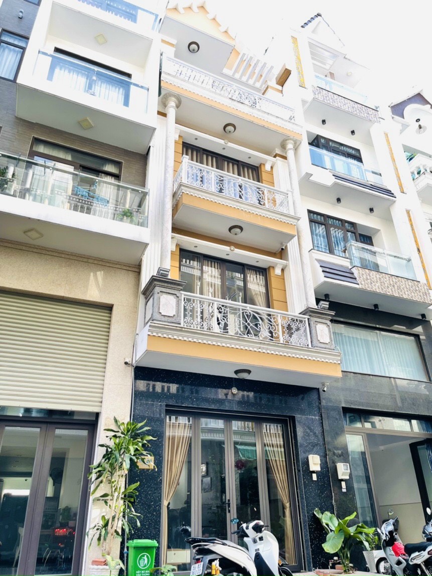 Bán nhà hẻm xe hơi 8m - Khu sân vận động Hoàng Quốc Việt, Quận 7