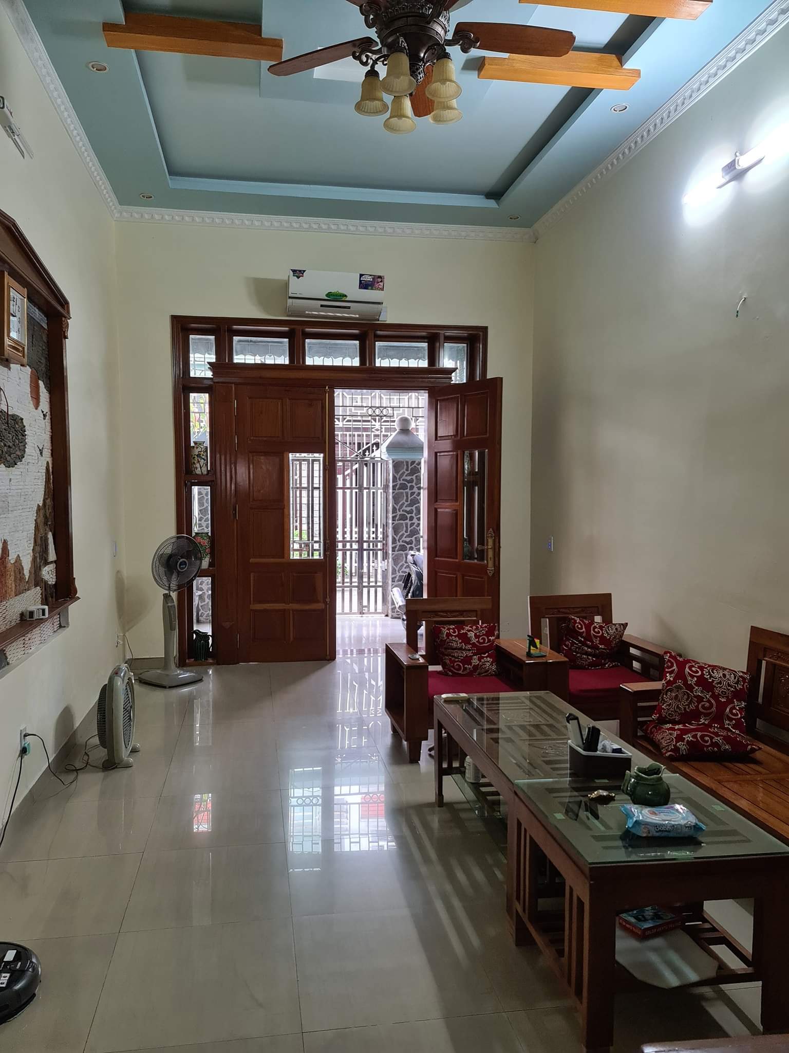 Bán nhà phố Kiều Sơn, 60m 3.5 tầng, sân cổng riêng GIÁ 2.65 tỉ