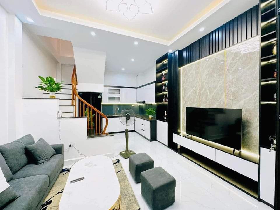 Bán nhà chính chủ Tân Mai, 46m x 5T - HAI THOÁNG - GẦN Ô TÔ