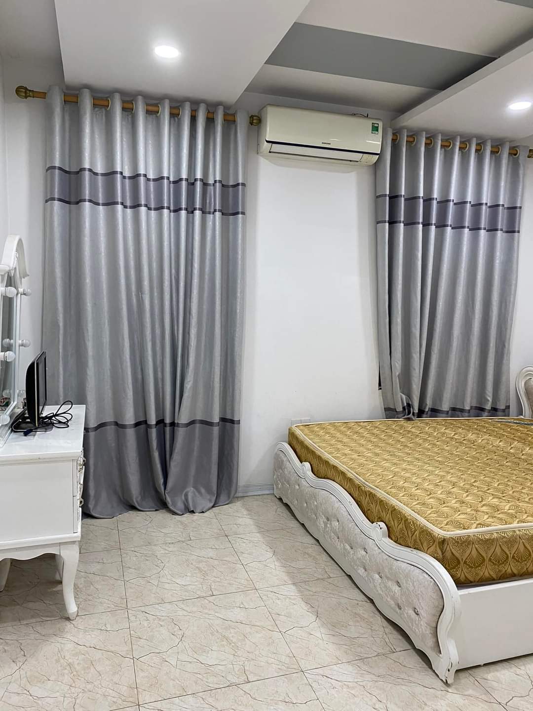 Bán nhà đường Khúc Thừa Dụ 1, 40m 4 tầng GIÁ 2.55 tỉ full đồ, ngay mặt đường