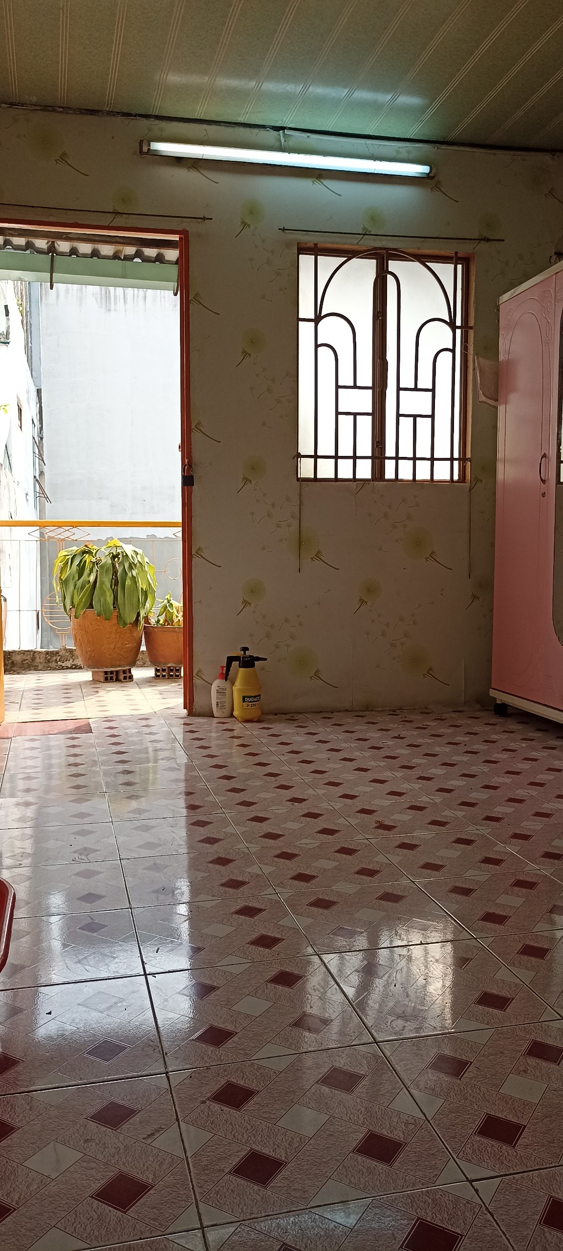 Cần tiền bán gấp nhà hẻm 4m Lạc Long Quân, P5, Quận 11