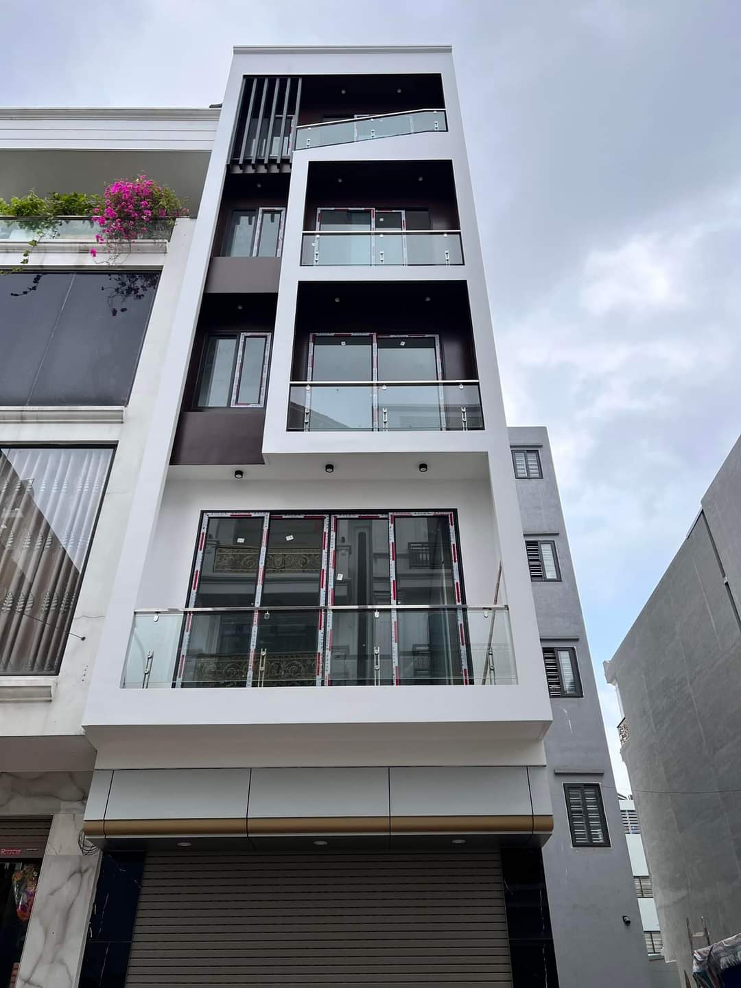 Bán nhà 5 Tầng có Thang Máy TDC Đằng Lâm