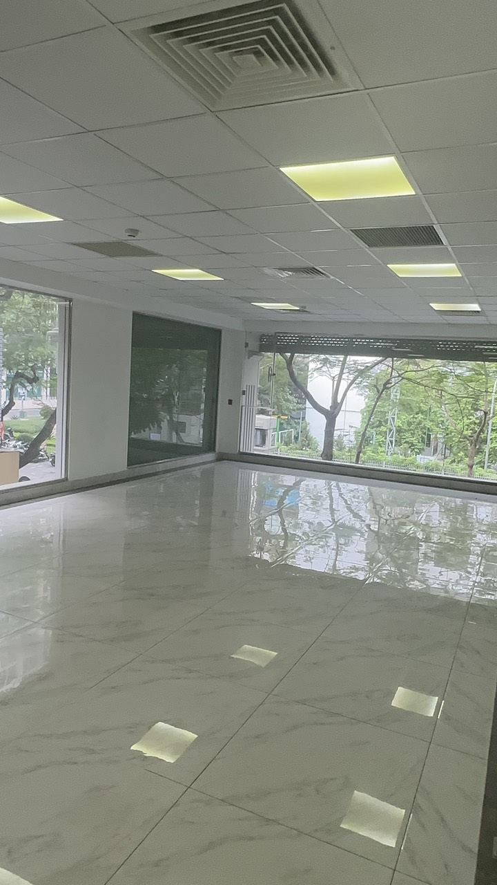 Sàn Thương Mại Chùa Bộc cho thuê mặt bằng kinh doanh sầm uất !!!