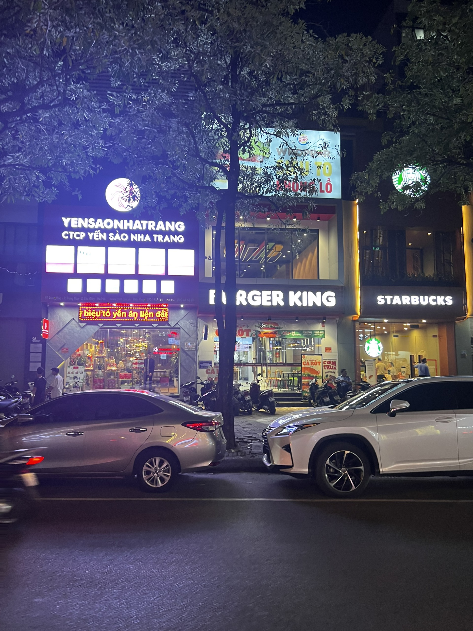 Cho thuê mặt bằng kinh doanh phố Tây Sơn