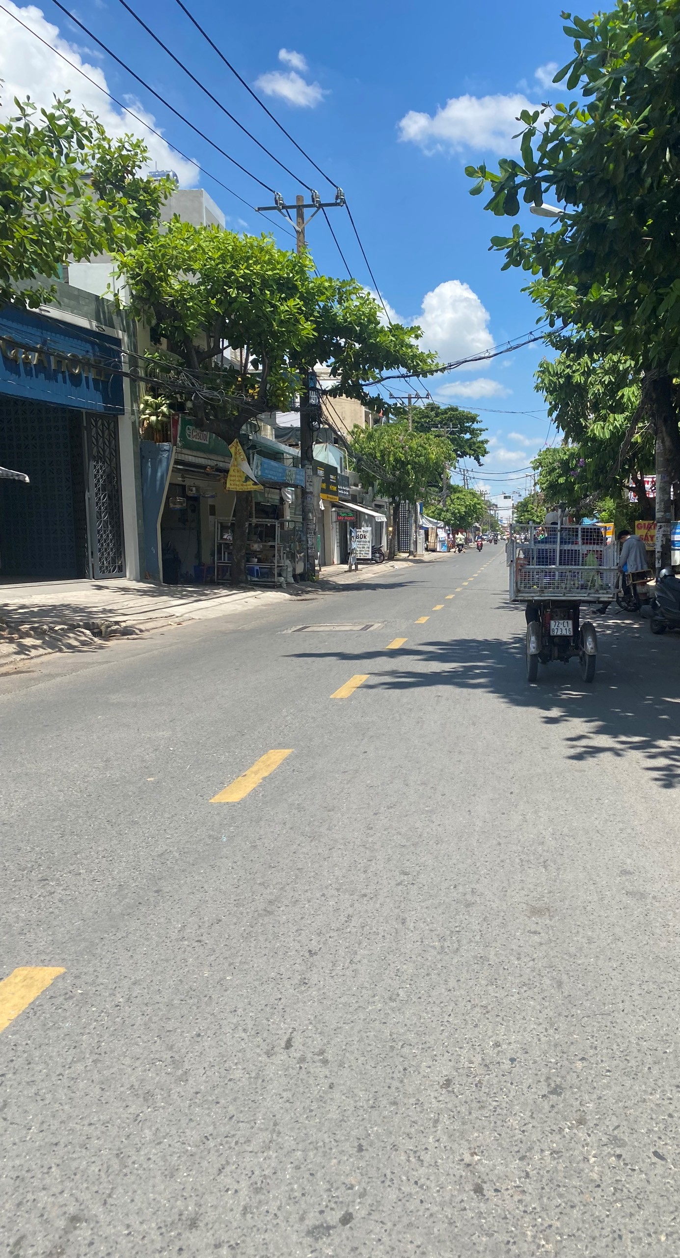 GIÁ SIÊU RẺ!!! Nhà sát mặt tiền Phạm Văn Đồng, 4.1m x 14m, GPXD 5 tấm, hẻm xe hơi ra vào Bình Thạnh