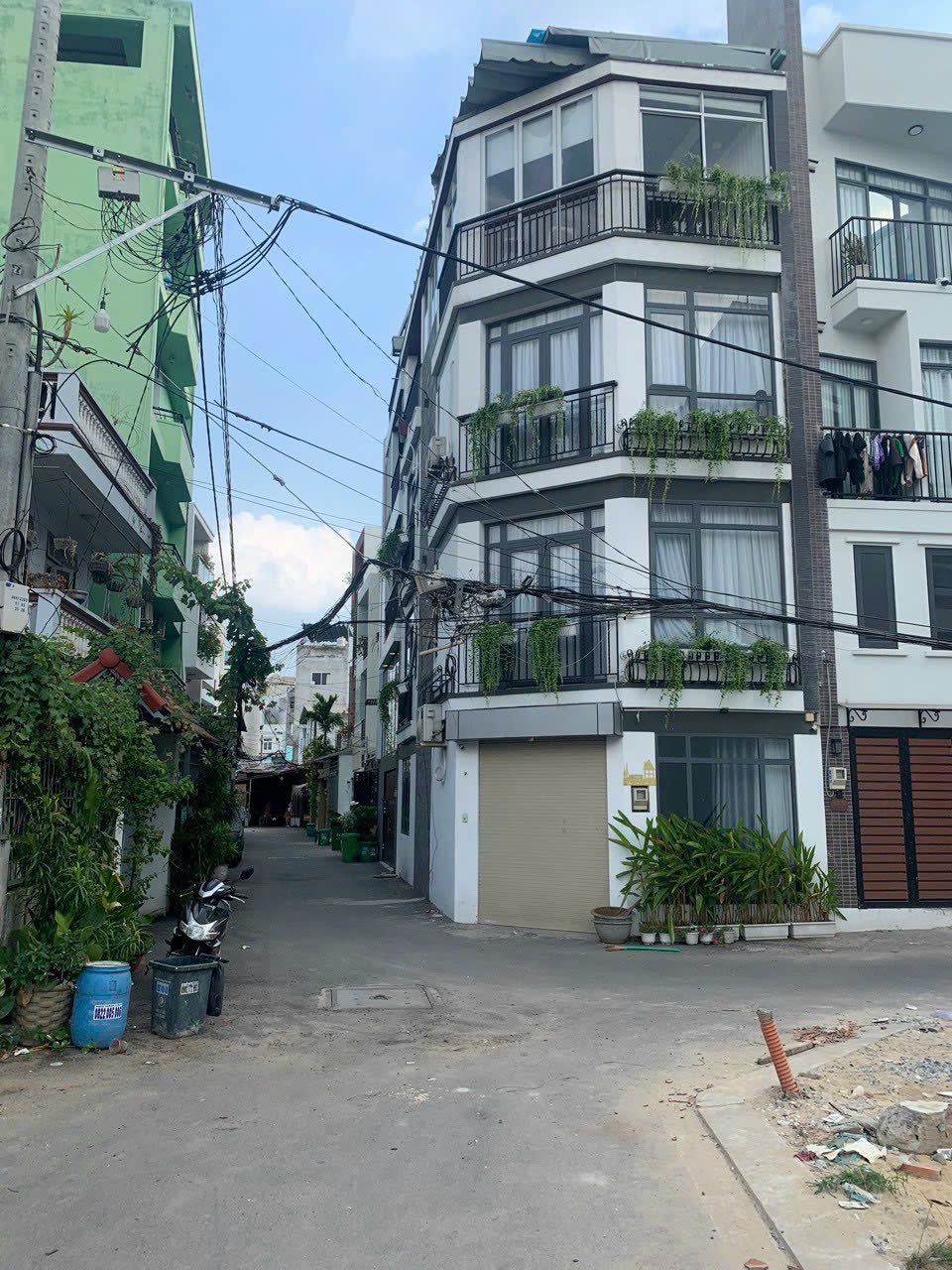 Căn góc- hẻm xe hơi 496 Dương quảng hàm