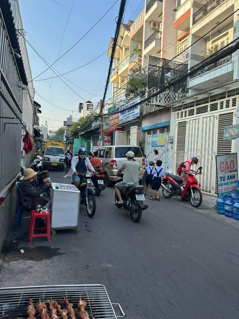 Bán Đất TẶNG NHÀ C4 ( còn ở đuọc ) - ĐƯỜNG XE TẢI THÔNG