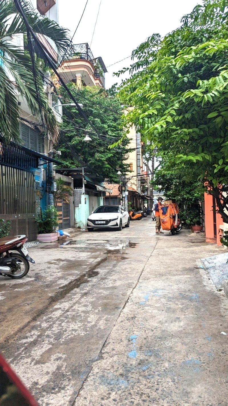 Bán Nhà Hòa Hỏa -Nguyễn Tri Phương, Quận 10, 3 Tầng, 3PN, Ô tô đỗ cửa.