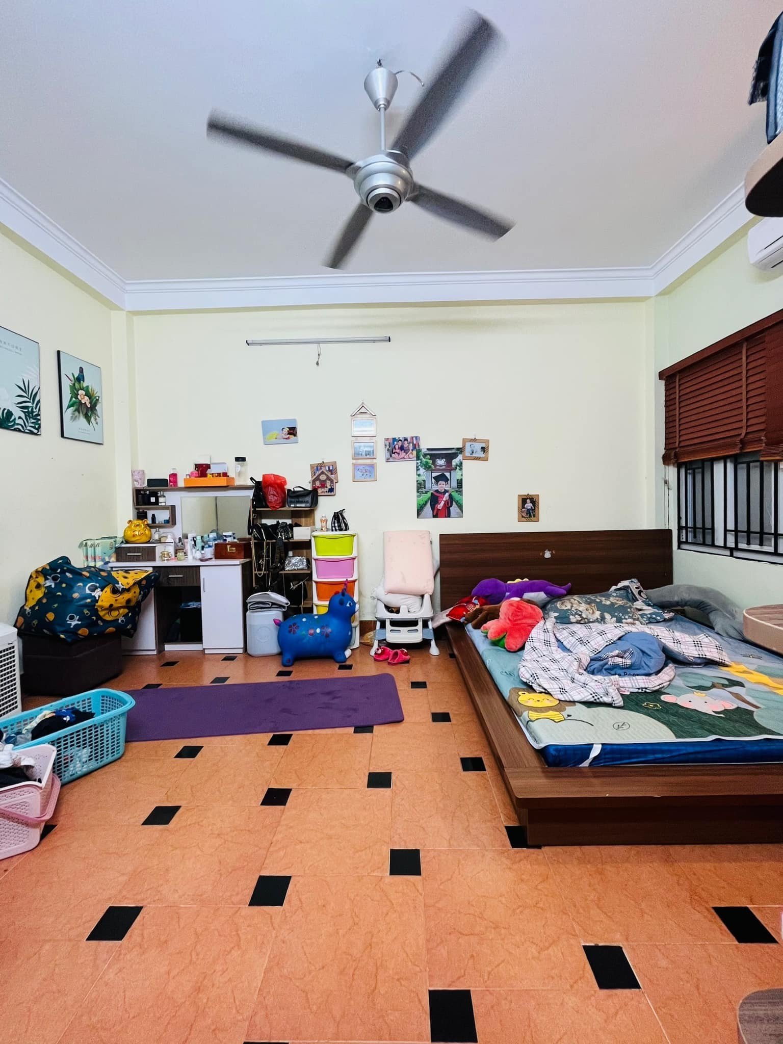 BÁN NHÀ SỐ 62 NGÕ 98 THÁI HÀ: 34M2, 5T , 4.5TỶ - PHÂN LÔ - 20M Ô TÔ - NHÀ MỚI FULL NỘI THẤT.