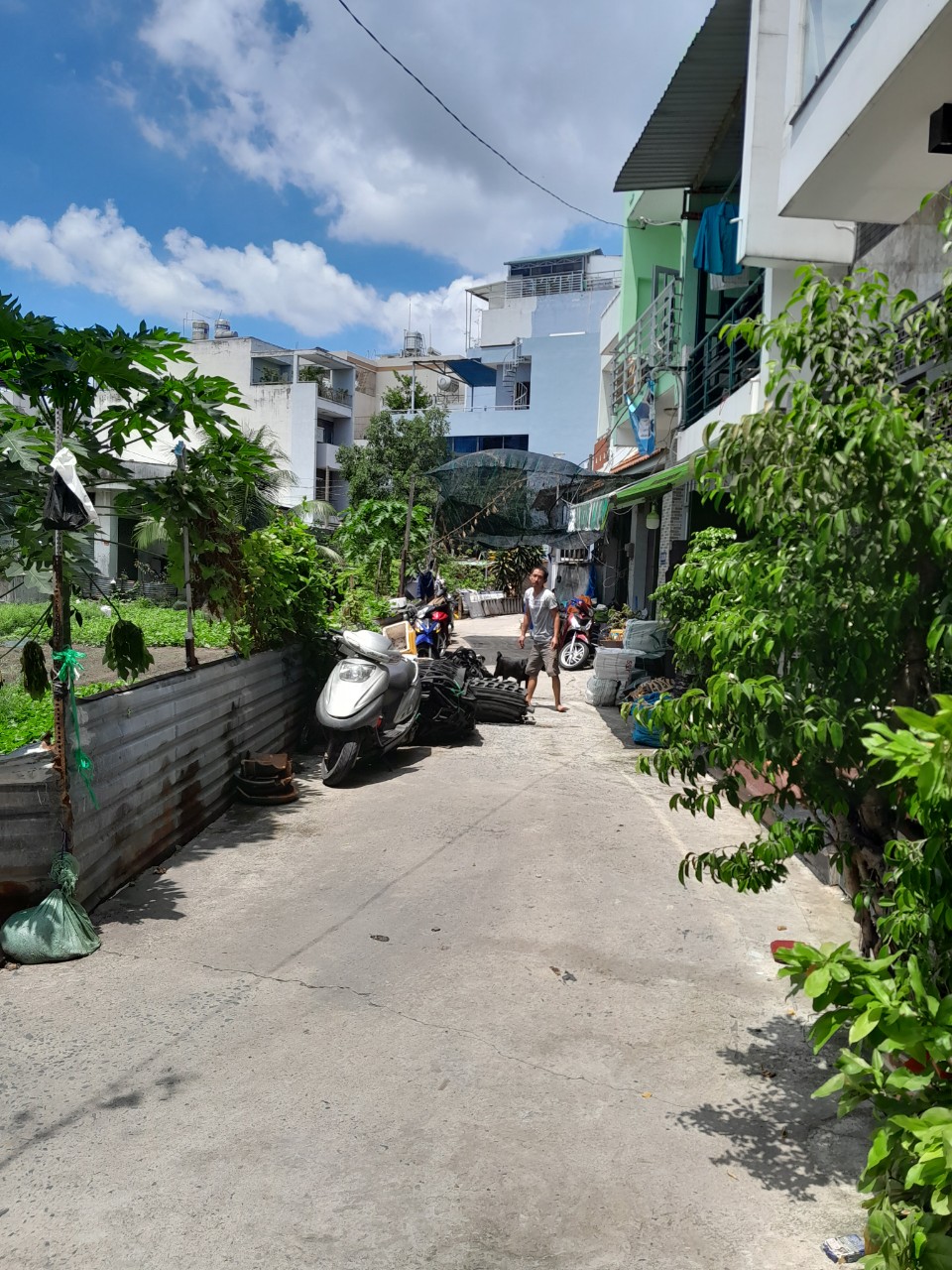 Chỉ 4.5 tỷ bán gấp nhà hẻm Bùi Thế Mỹ, P.10, Tân Bình