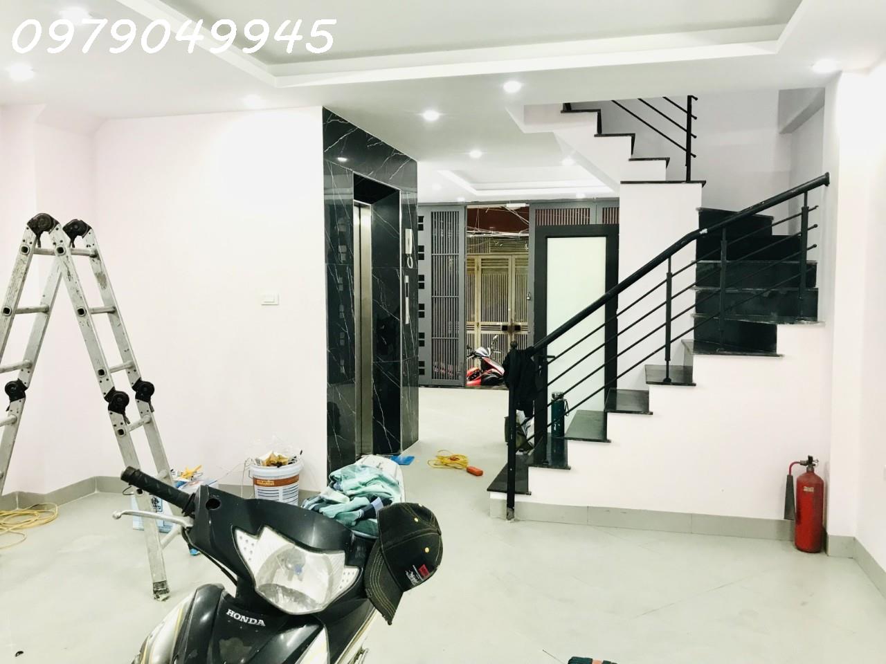 BÁN NHÀ TRỌ XUÂN THỦY 82M2X7T, THANG MÁY, 140 TRIỆU/THÁNG, 15M Ô TÔ, GIÁ 16 TỶ