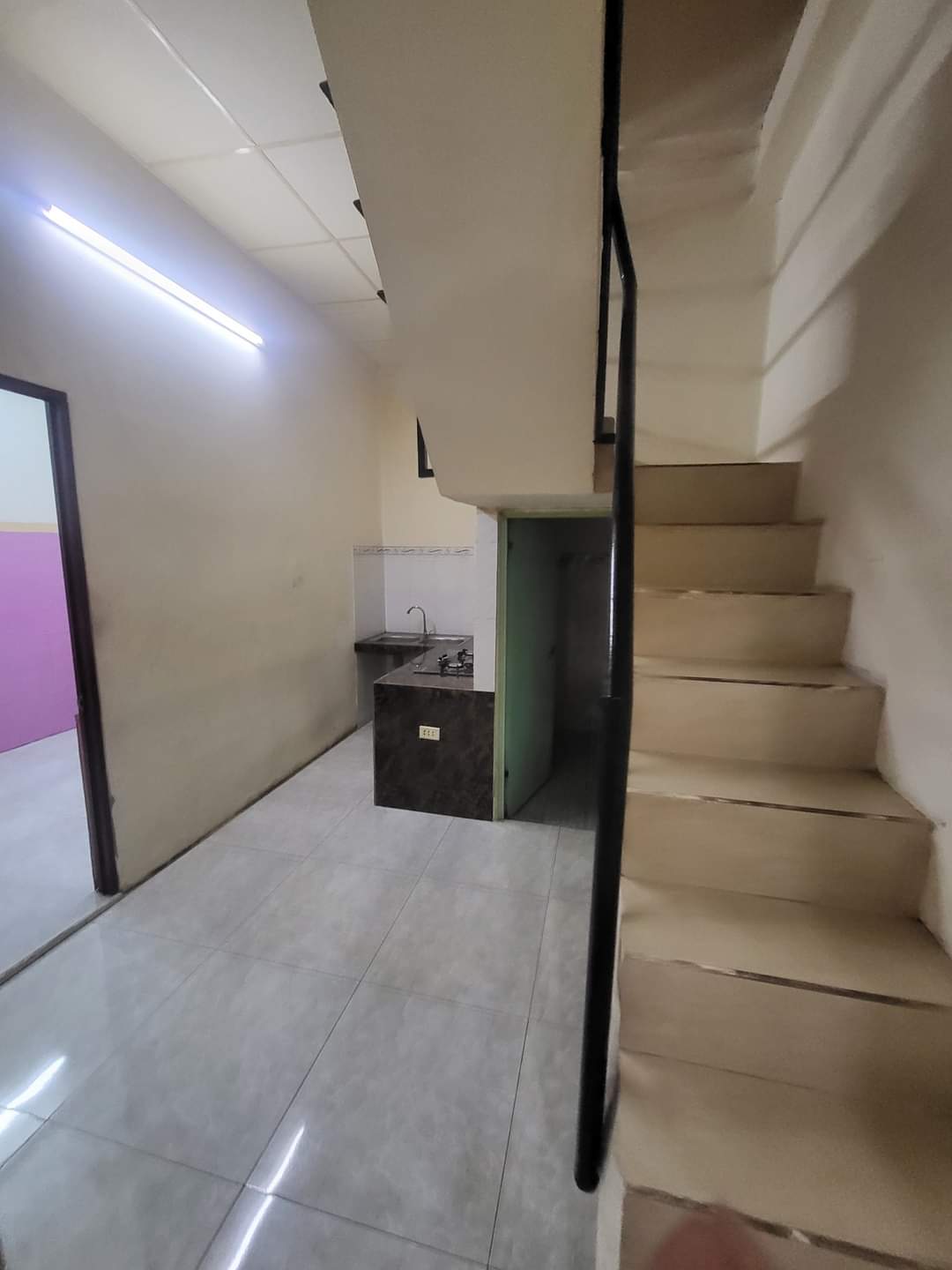 NHÀ NHỎ NGANG KHỦNG 5M KHÓ TÌM - HẺM XE HƠI Q.BÌNH TÂN