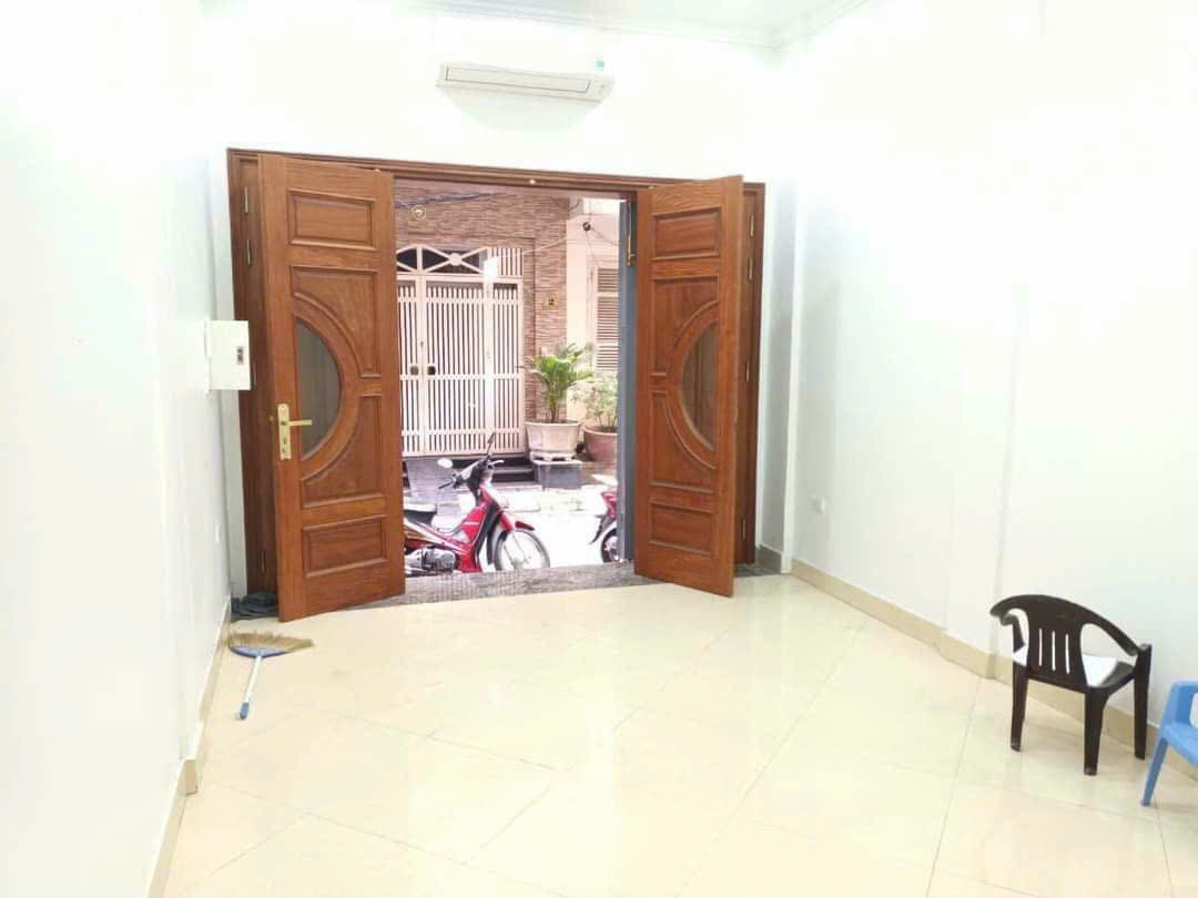 Bán nhà phân lô NGUYỄN CHÍ THANH, gần ĐÀI TRUYỀN HÌNH HÀ NỘI. 44m2 5 tấng, gái 10 tỷ.