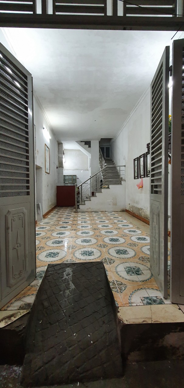 Cho thuê nhà tại số 1 ngõ 296 Tựu Liệt - Diện tích 45m2, 2 tầng, 1 VS, 2 PN, 1 ban công rộng, 1 bếp, 1 phòng chứa đồ