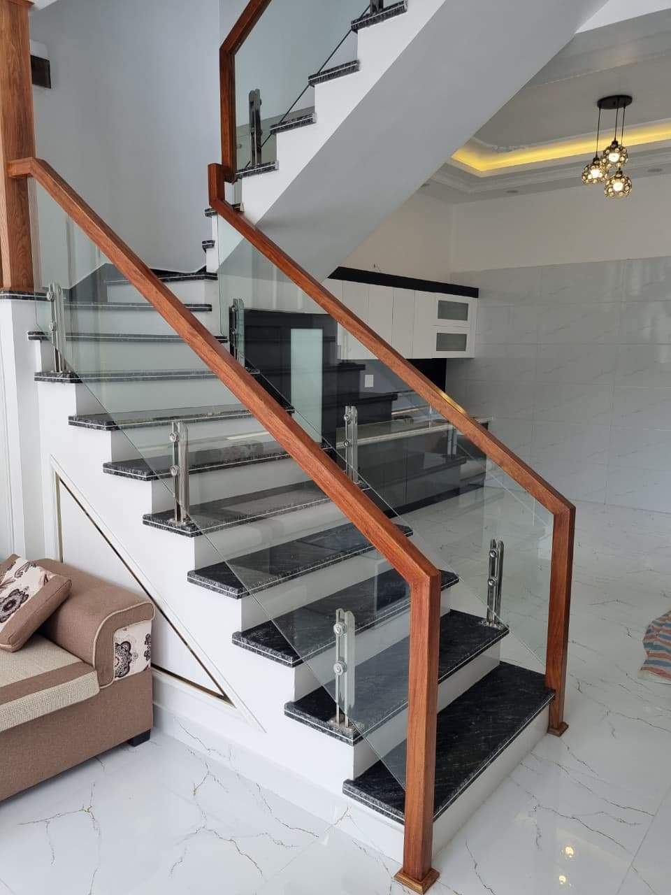 Bán nhà mặt đường Thư Trung, 52m 4 tầng, mới tinh, GIÁ 4.6 tỉ kinh doanh tốt