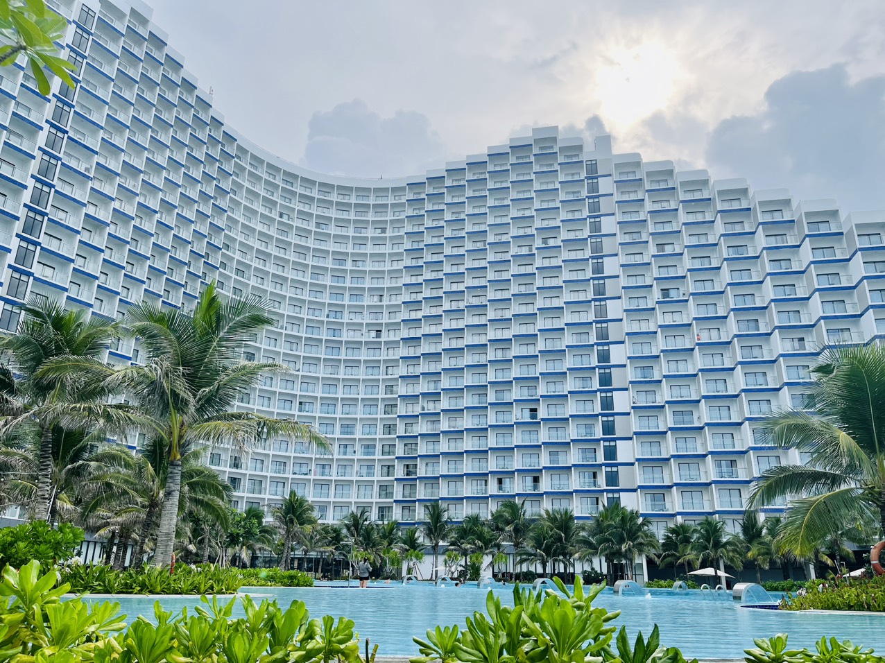 Cần tiền gấp bán nhanh suất ngoại giao căn hộ view biển đẹp dự án Arena Cam Ranh giá thấp.