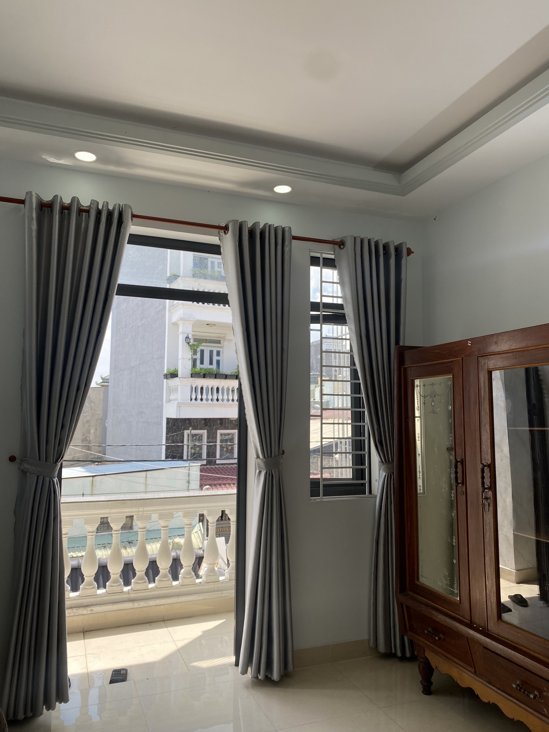 Phòng full nội thất có ban công quận 12