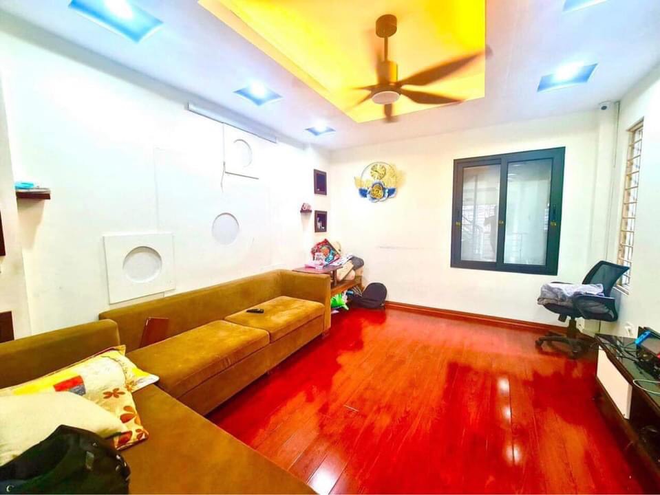 BÁN NHÀ CẦU GIẤY 41m 4T giá 5.4 tỷ