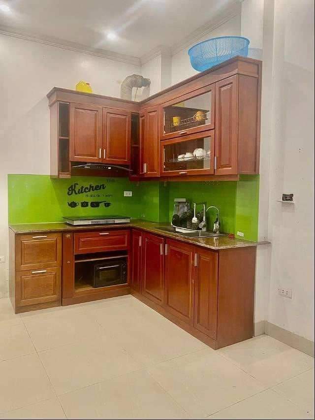 Bán nhà phố Hoa Lâm, Long Biên 30m2, 5 tầng, sẵn nội thất nhỉnh 2 tỷ.