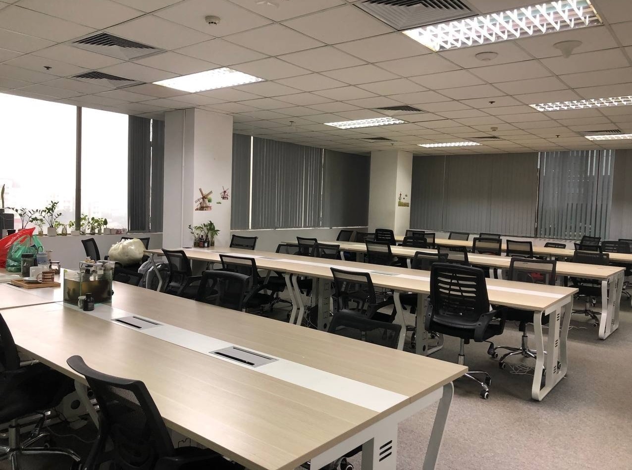 Cho thuê văn phòng 178m2 full nội thất tòa Hoàng Linh, Duy Tân, Cầu Giấy