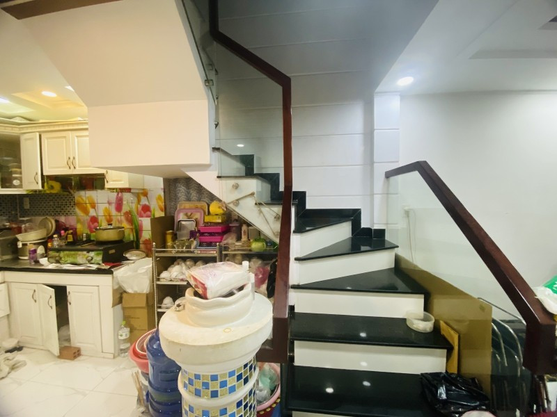 CHỦ NGỢP BÁN GẤP NHÀ ĐẸP FULL NỘI THẤT - ngang 4m - 52m2 - P12 - PN