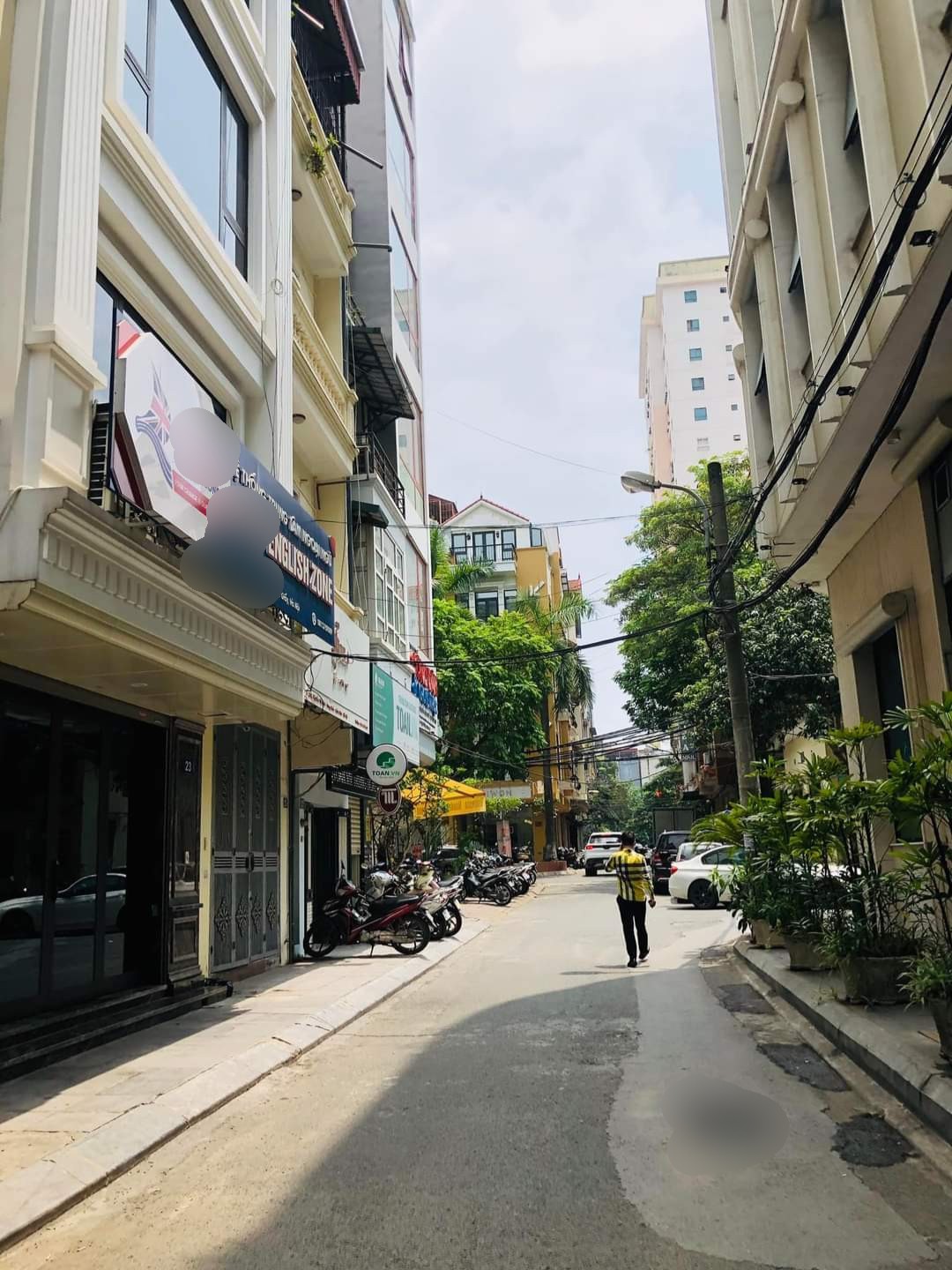 Bán Nhà 124 #HOÀNG_NGÂN, Trung Hòa. #Ô_TÔ_ĐỖ_CỬA 5m. 40m2 Nhỉnh 4 tỷ. Cạnh Hồ, Cạnh Chợ. MT Rộng.