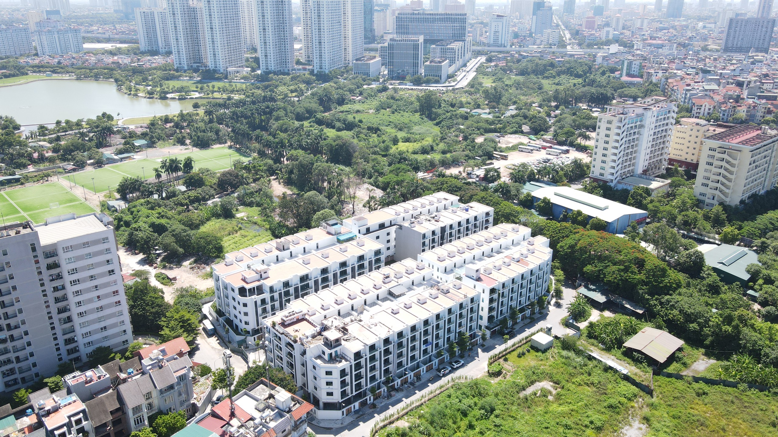 Chính chủ gửi bán lô liền kề đường Hoàng Công Chất DT: 100m2 xây 5 tầng MT: 5m giá 15 tỷ