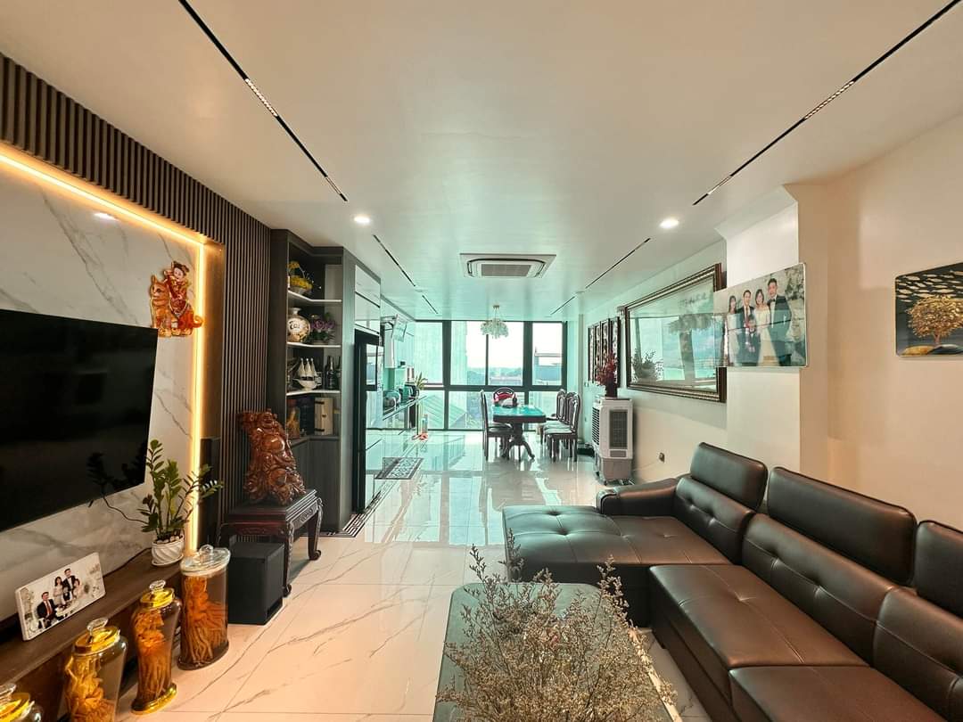 CẦN TIỀN BÁN GẤP NHÀ BỒ ĐỀ LONG BIÊN THANG MÁY 6 TẦNG NỘI THÂT XỊN