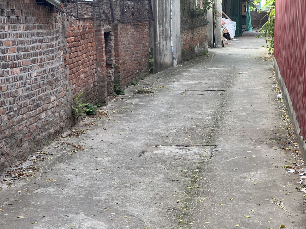 Diện tích 230 m mặt tiền 10 m giá 800 tr Ngõ 2 m thông tứ tung Đúng là vỡ nợ cần bán gấp