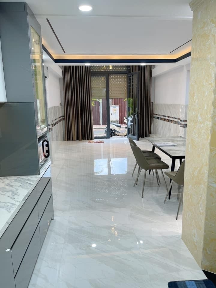 NHÀ 4 TẦNG VUÔNG VỨC - P1 LÊ VĂN SỸ - HXH - 4PN - VIEW TRƯỜNG ĐẠI HỌC