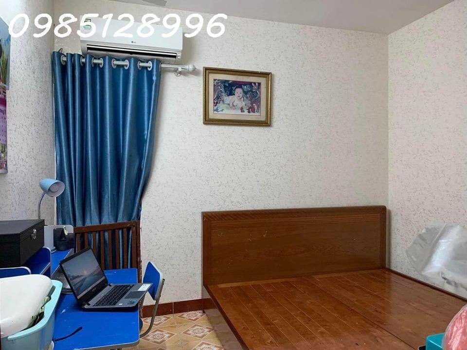 Chính chủ cần bán nhà tập thể tầng 5 số 111 Láng Hạ