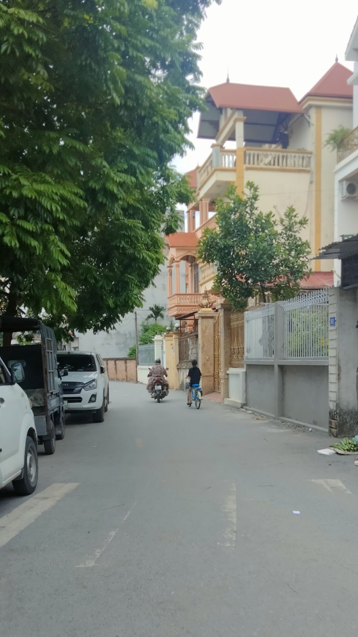 Tuyệt đẹp 102m2 Đất Phú Minh 7 chỗ vào nhà, sát UBND Bắc Từ Liêm 6.3tỷ