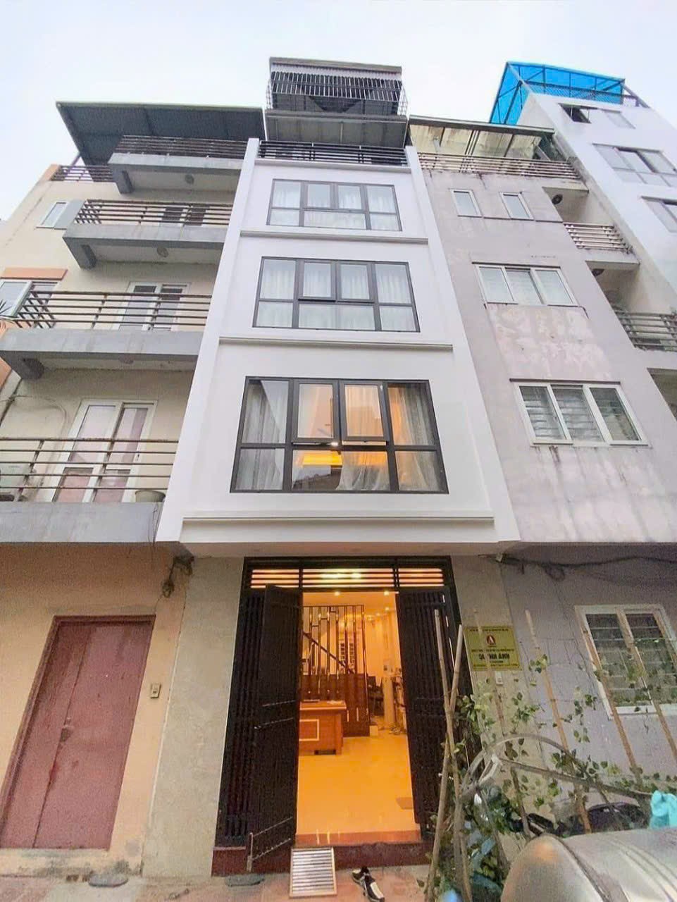 Bán nhà LẠC LONG QUÂN TÂY HỒ - CÁCH MẶT PHỐ 20M- THOÁNG TRƯỚC SAU- VIEW NGẮM HỒ TÂY. Diện tích 43m2 5 tầng+1tum MT 4m