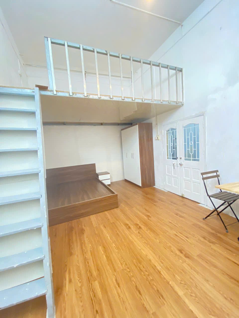 Phòng tại 26B Sơn Tây Ba Đình HN - nhà mặt phố oto đỗ cửa vị trí sầm uất