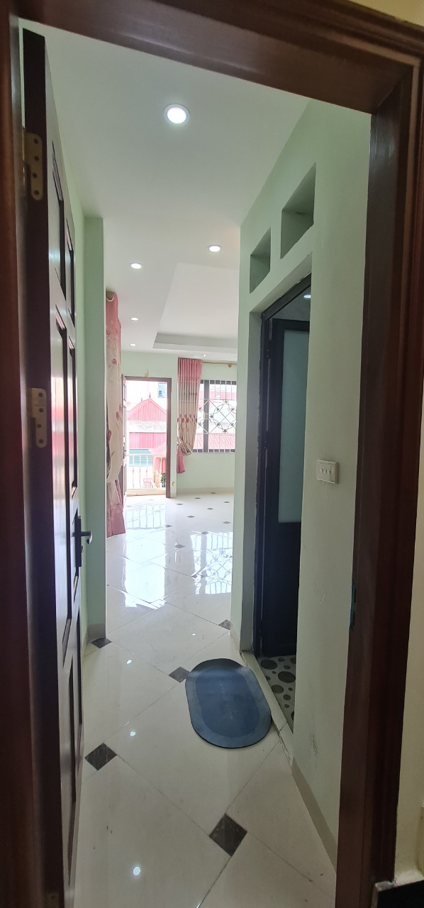 Cho thuê nhà Phan Đình Giót, Hà Đông 35m2 x 5 tầng, ô tô đỗ cổng, lô góc, sẵn đồ đạc, 11 triệu/tháng