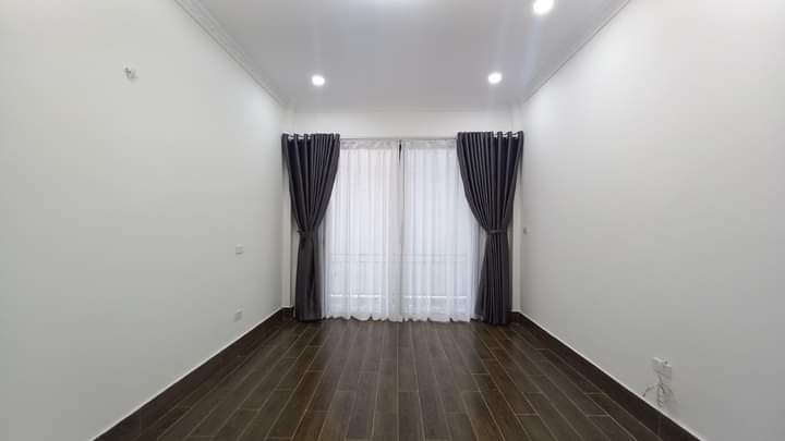 Bán nhà Lâm Du Bồ Đề 46m2, 5 tầng mới , giá nhỉnh 4 tỷ