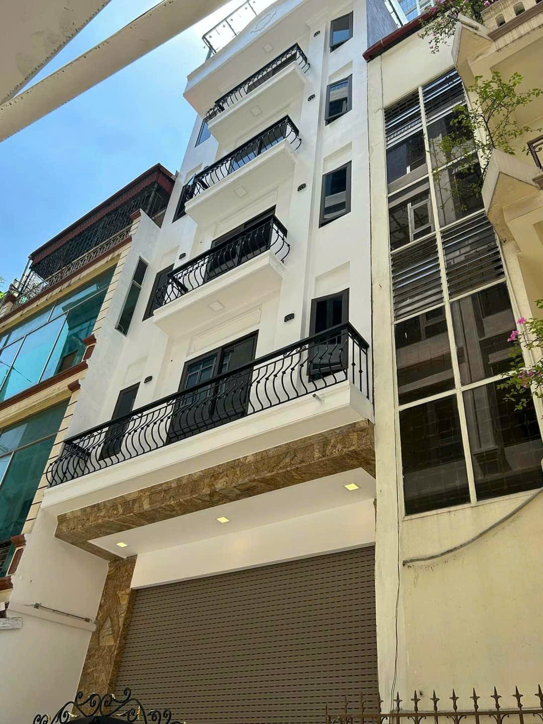 Bán GẤP. NHÀ CẦU GIẤY 66M2 8 TẦNG THANH MÁY, MT 5,5M GIÁ 19 TỶ.