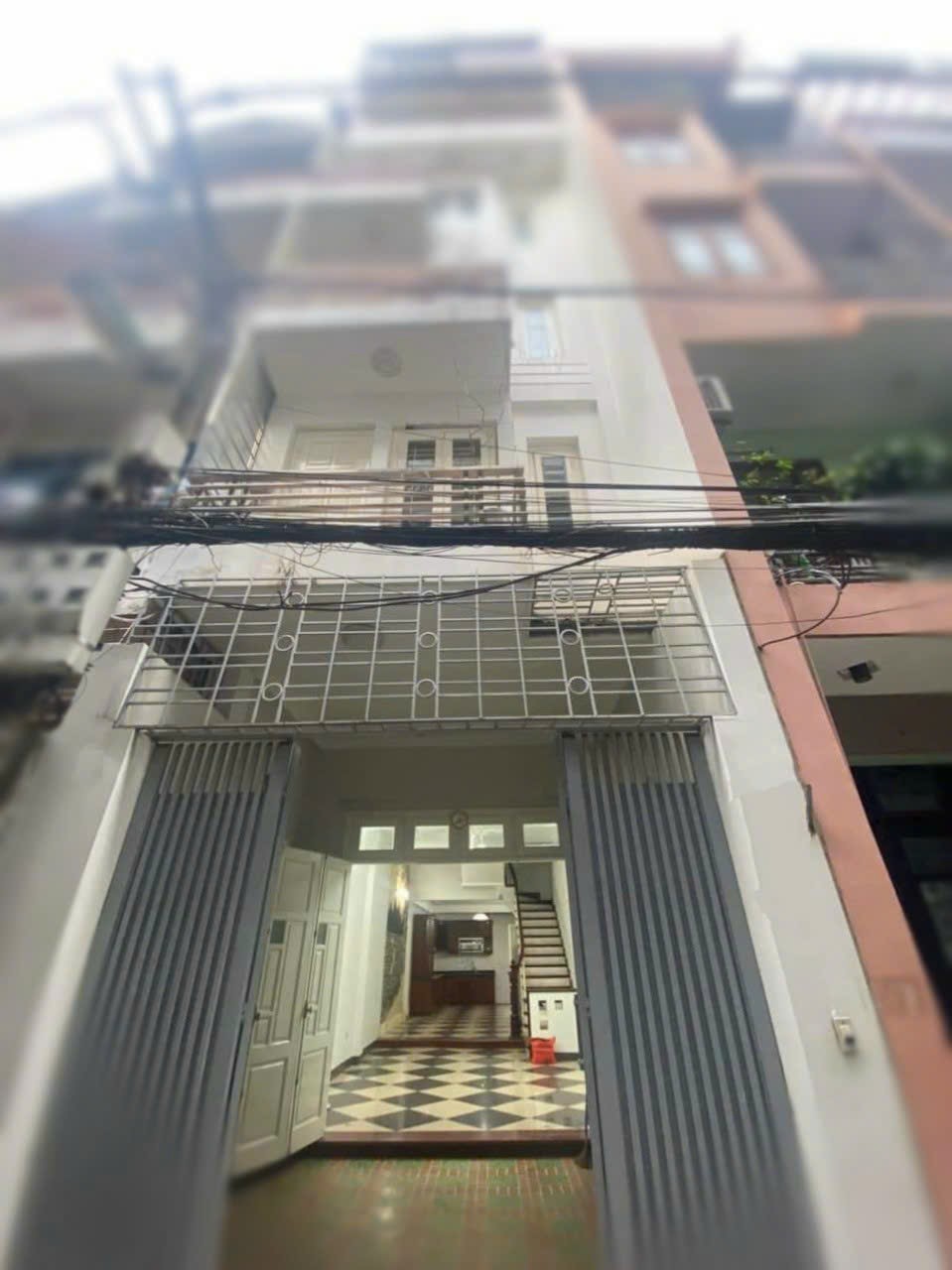 Bán nhà Khu DƯƠNG QUẢNG HÀM - CẦU GIẤY - Ô TÔ RA VÀO NHÀ THOẢI MÁI. Diện tích 68m2 5 tầng MT 4m. Giá 11,3 tỷ