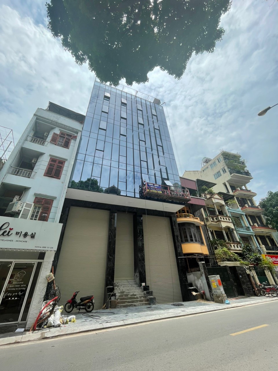 Bán Tòa VP Cực Đẹp Mặt Phố 220M2 9 Tầng 1 Hầm Mặt Tiền 11.5M 120 Tỷ