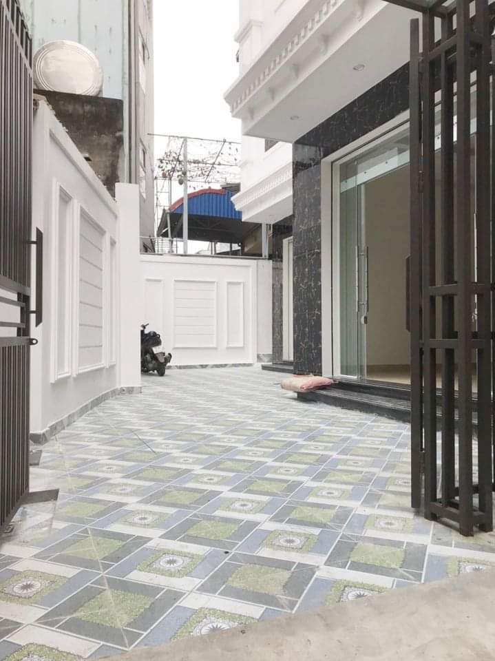 Bán nhà xây mới ngõ 229 Miếu Hai Xã, 52m 4 tầng GIÁ 3.15 tỉ sân cực rộng