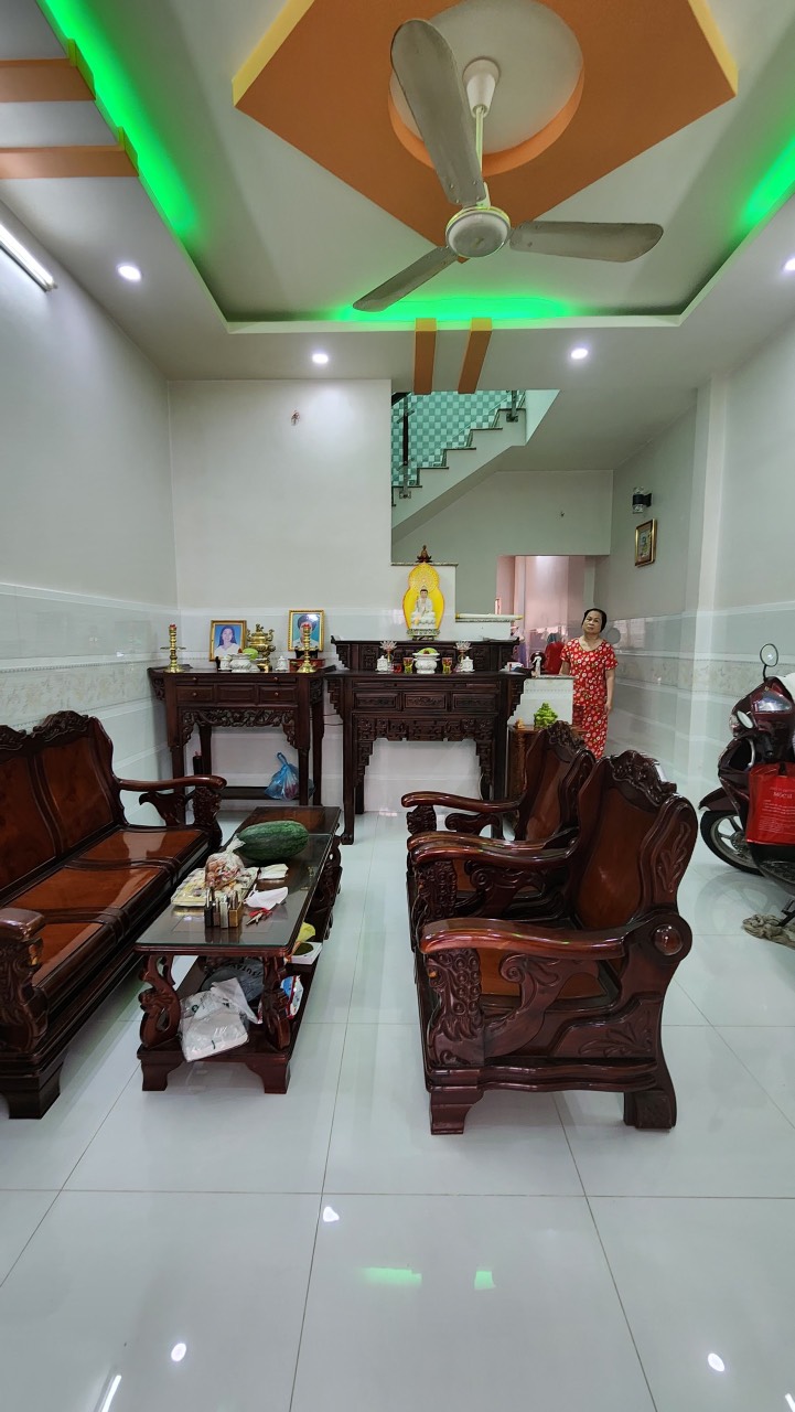 Bán gấp nhà đẹp Nguyễn Sơn quận Tân Phú 4 x 20m -2T hẻm 5m chỉ 5,4 tỷ TL