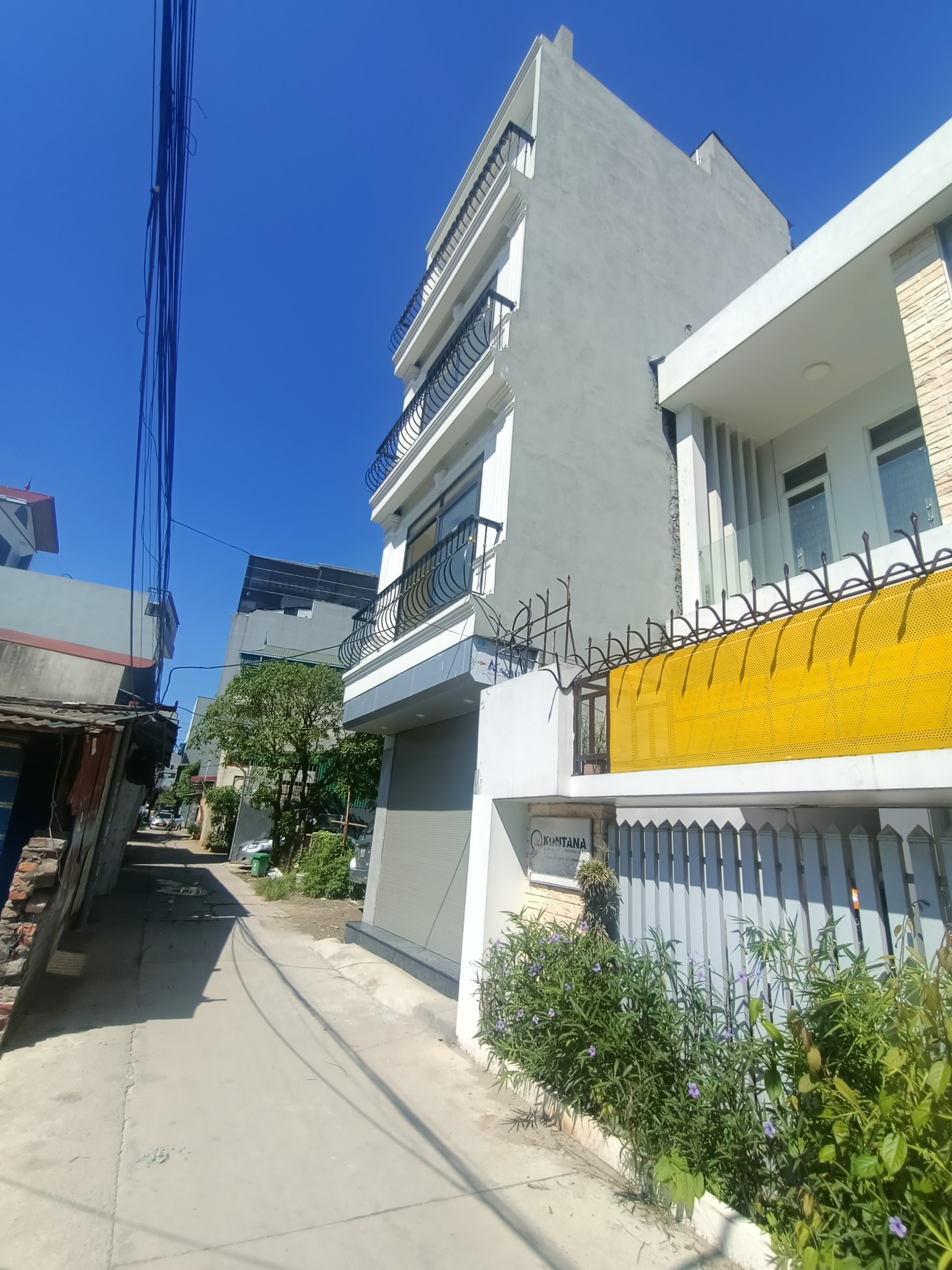 Nhà An Khánh mặt tiền 4,2m ô tô vào nhà ngõ thông dt 50m2. Giá 2,8 tỷ.