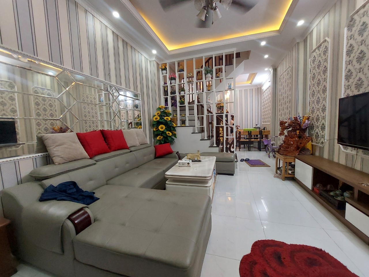 BÁN NHÀ NGUYỄN VĂN LINH 39M2, 5 TẦNG MỚI , GIÁ 3,3 TỶ