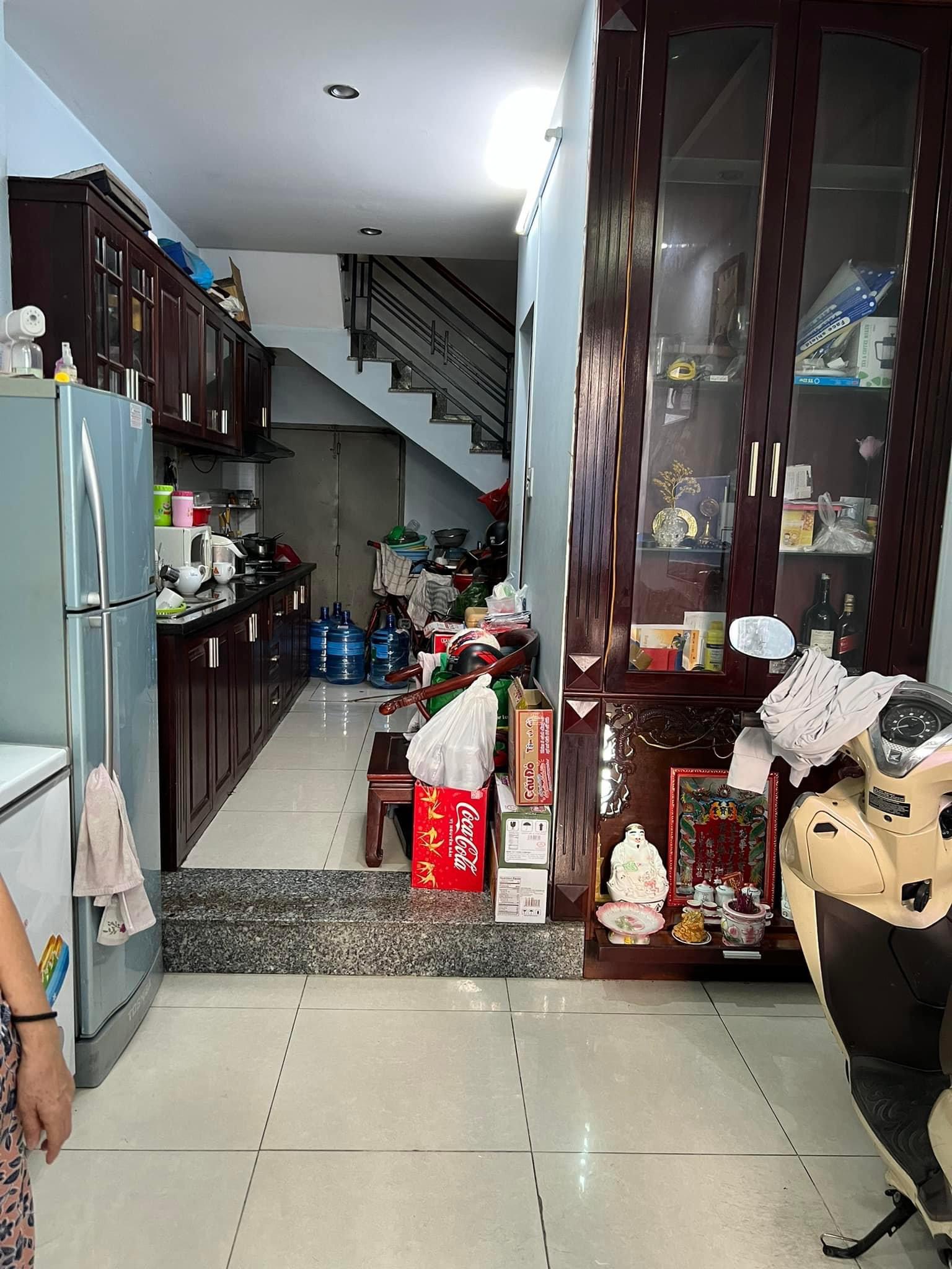 Bán nhà 4 tầng, Hẻm xe tải thông CMT8, Q10, ngang 5.4m * 27m( 91m2), nhỉnh 10 tỷ, hiếm