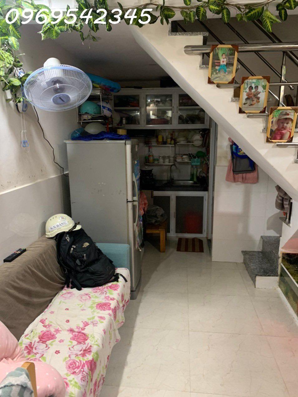 Do chuyển công tác về bắc nên cần sang lại căn nhà 1 trệt và 1 lầu.Hẻm 1233, Lê Văn Lương, Xã Phước Kiển, Huyện Nhà Bè