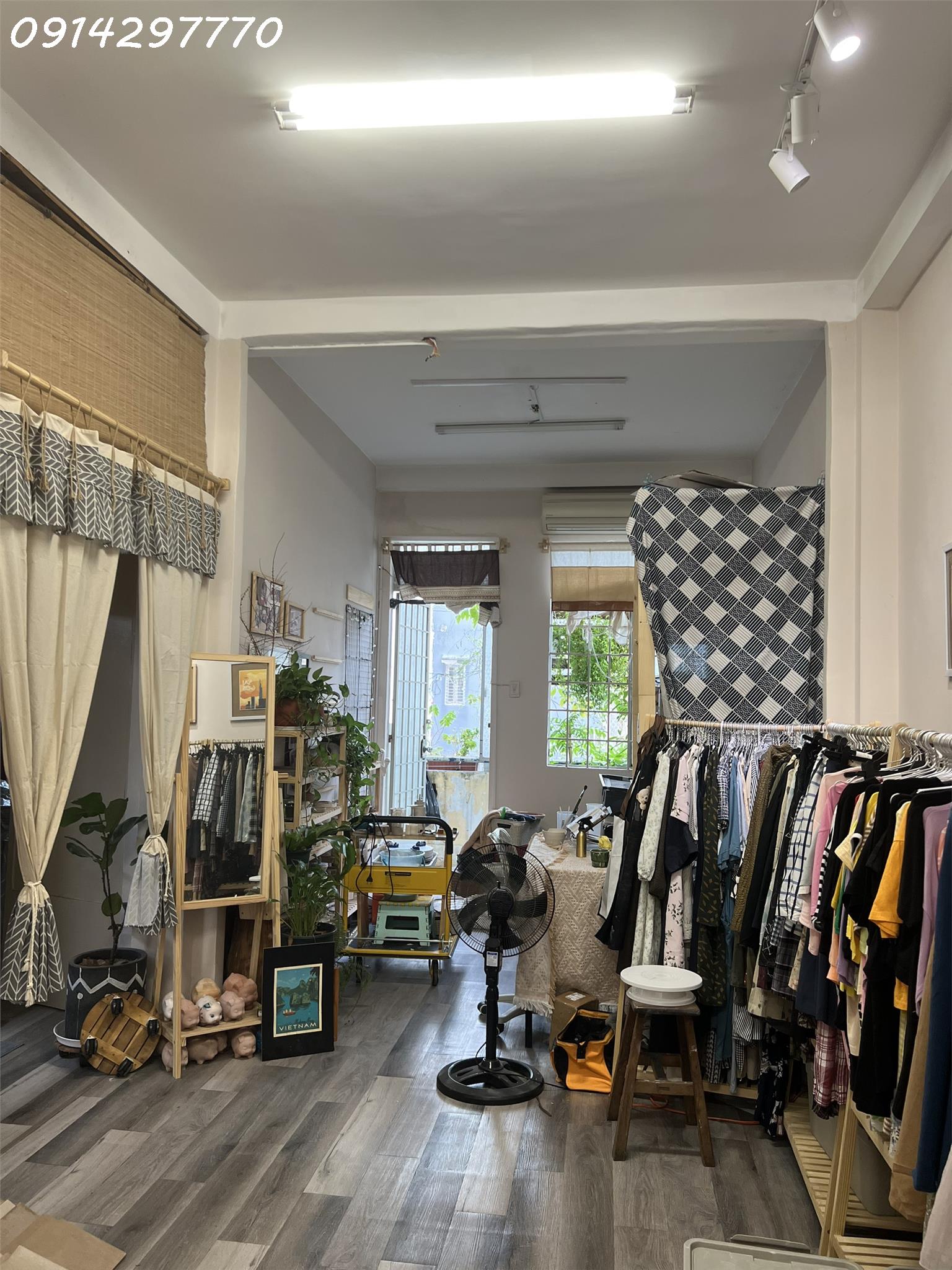 Chính chủ Bán căn hộ tại207, Đường Bùi Viện, Phường Phạm Ngũ Lão, Quận 1