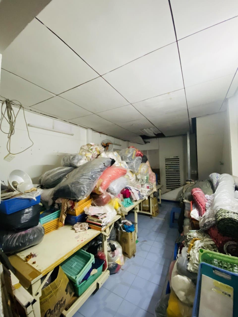 Cần bán nhà Lũy Bán Bích 100m2, 2 tầng chỉ 6.8 tỷ