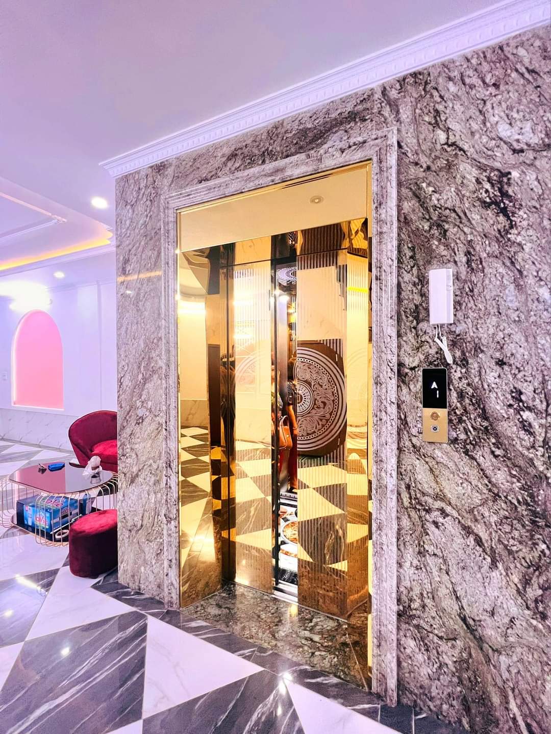 BÁN TÒA NHÀ CCMN -HAI BÀ TRƯNG - 7 TẦNG THANG MÁY-ĐANG CHO THUÊ DÒNG TIỀN 650 TRIỆU/NĂM, FULL NỘI THẤT XỊN -GẦN CÁC TRƯỜNG ĐH LỚN -0929647888